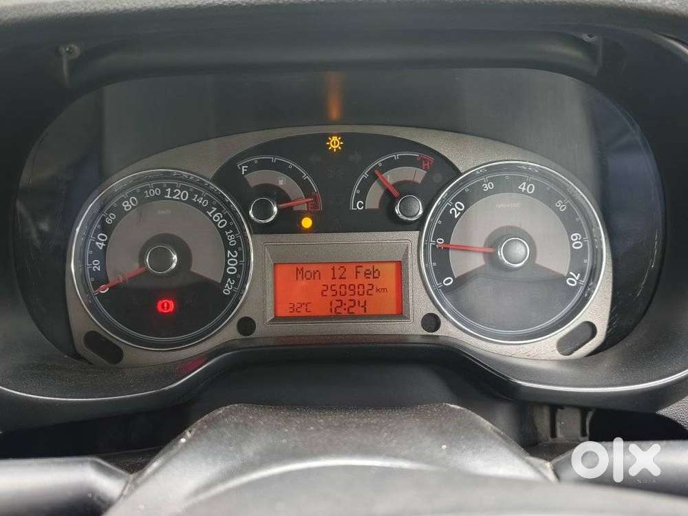 Fiat Linea Emotion (diesel), 2009, Diesel