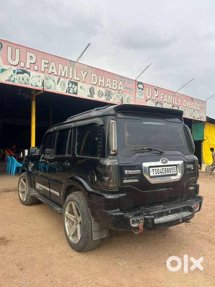 Mahindra Scorpio S10 2015