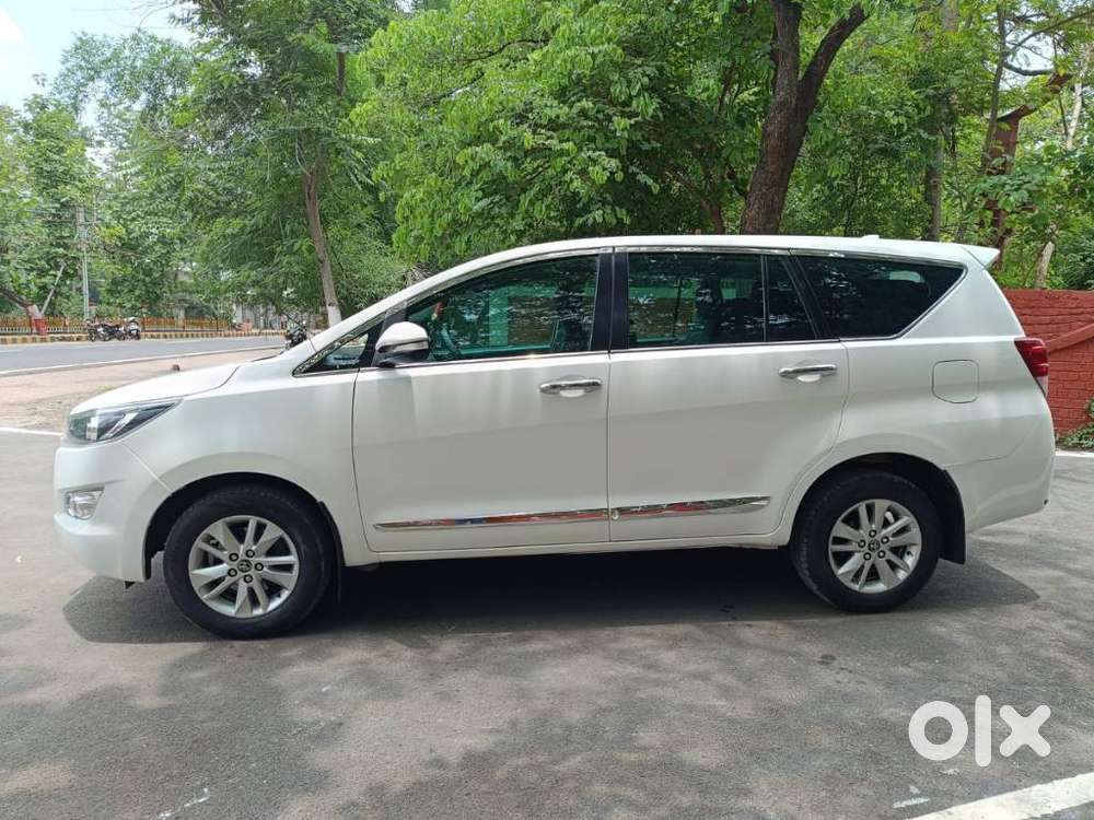 Toyota Innova Crysta 2.4 G Plus Mt 8 Str, 2017, Diesel