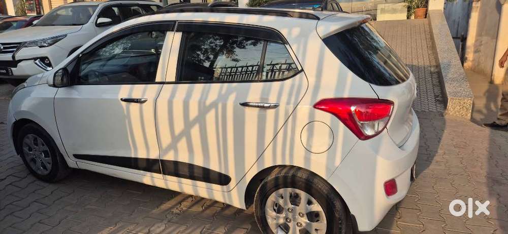 Hyundai Grand I10 Sportz, 2013, Petrol