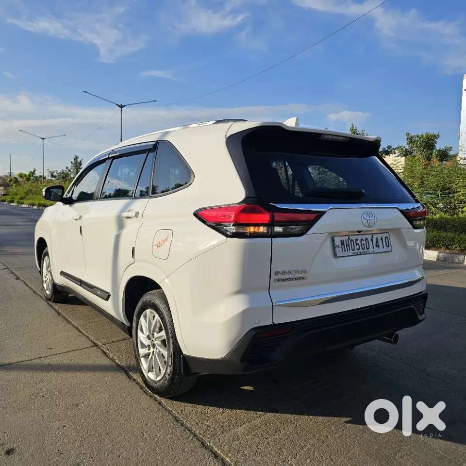 Toyota Innova Hycross, 2025, Petrol