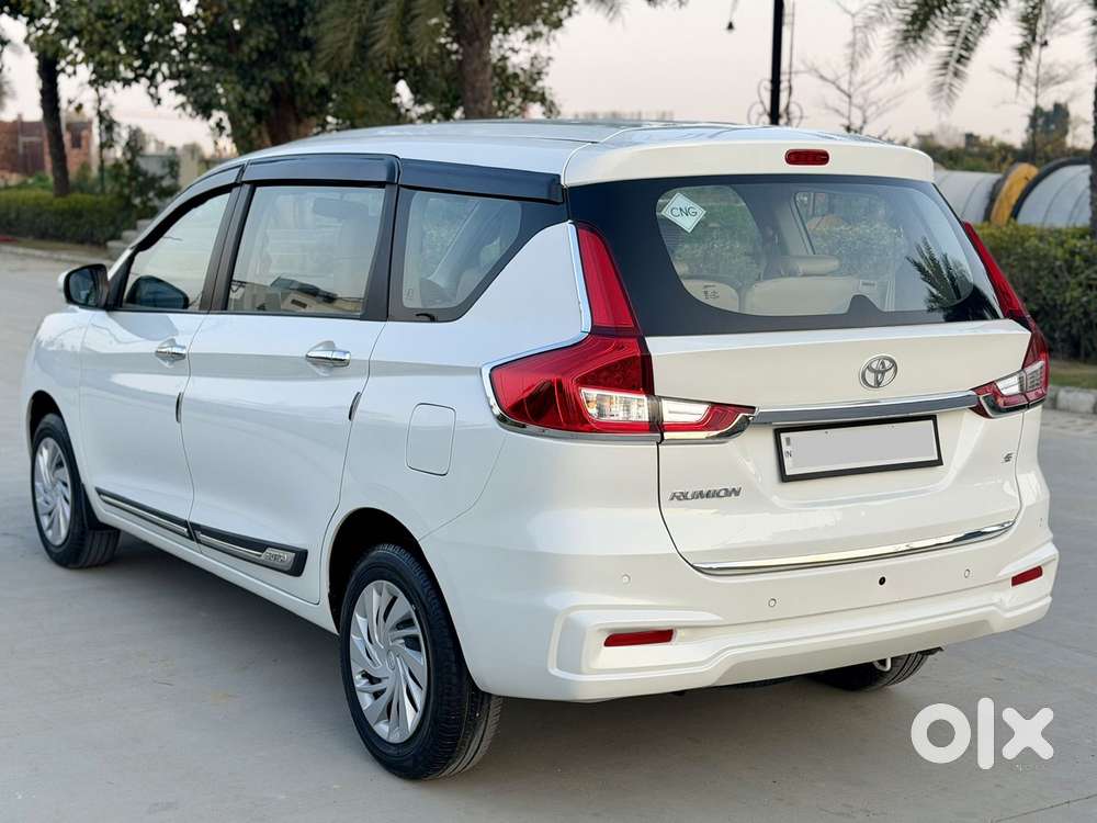 Toyota Rumion S Cng, 2025, Cng & Hybrids