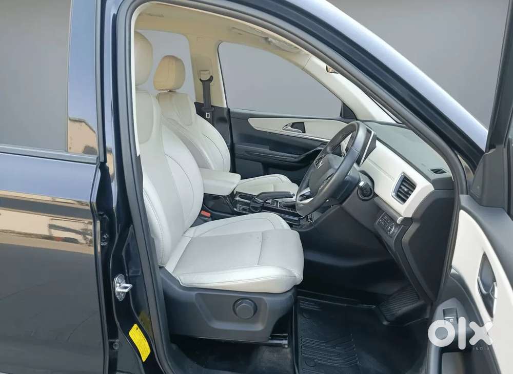 Mahindra Xuv700 2.2 Ax 7 Diesel At Luxury Pack Str Awd, 2024, Diesel