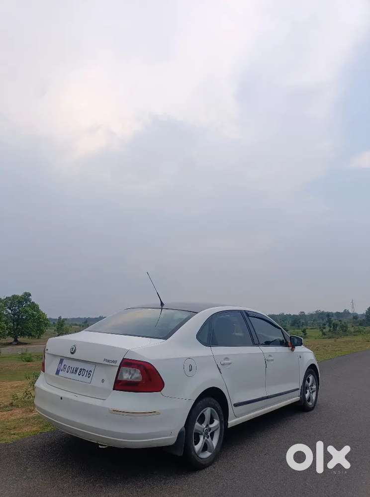 Skoda Rapid Elegance 2013 Diesel Manual