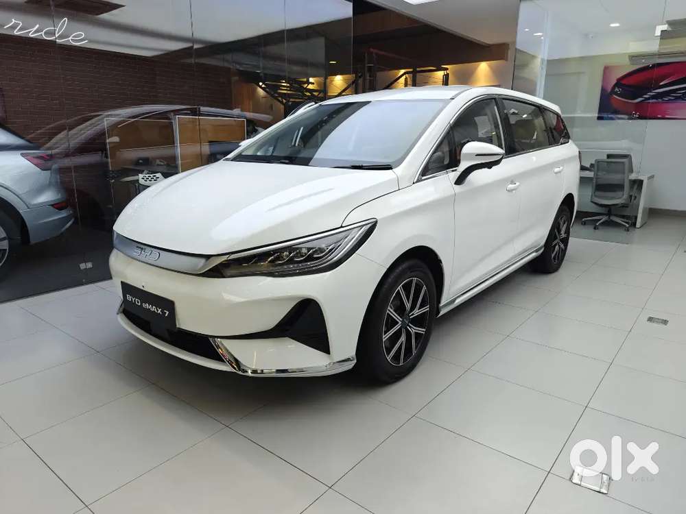 Byd Emax 7 2025