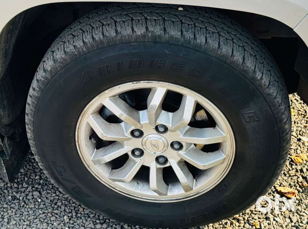 Mahindra Tuv 300 T8, 2016, Diesel