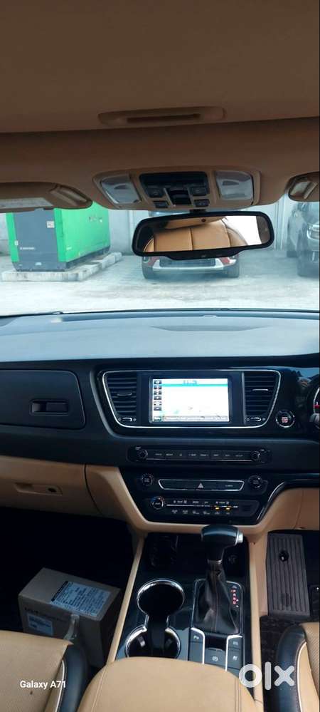 Kia Carnival Limousin Plus 7 Str