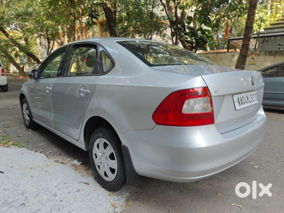 Skoda Rapid 1.6 Mpi Ambition, 2013, Petrol