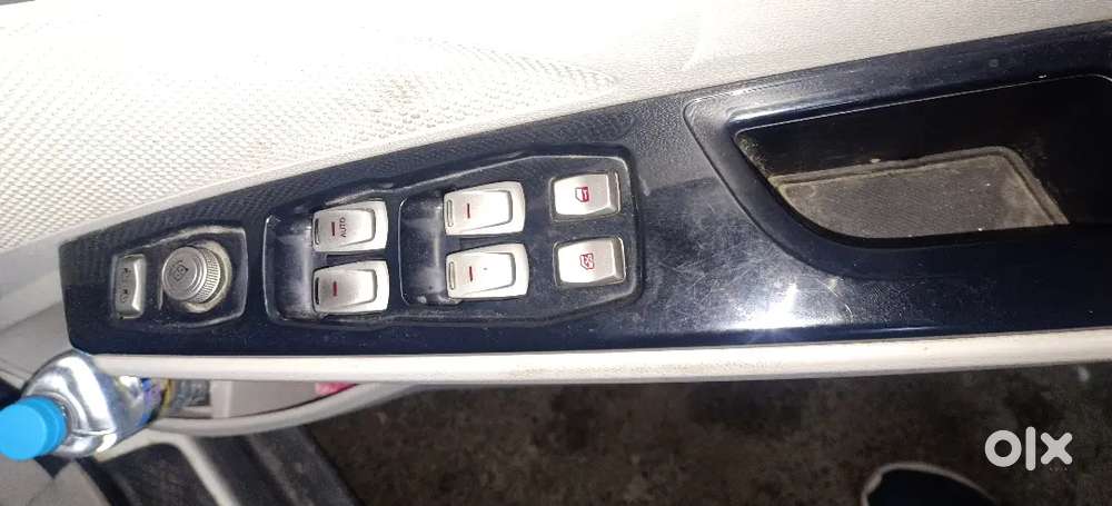 Mahindra Xuv300 2020 Petrol 77000 Km Driven