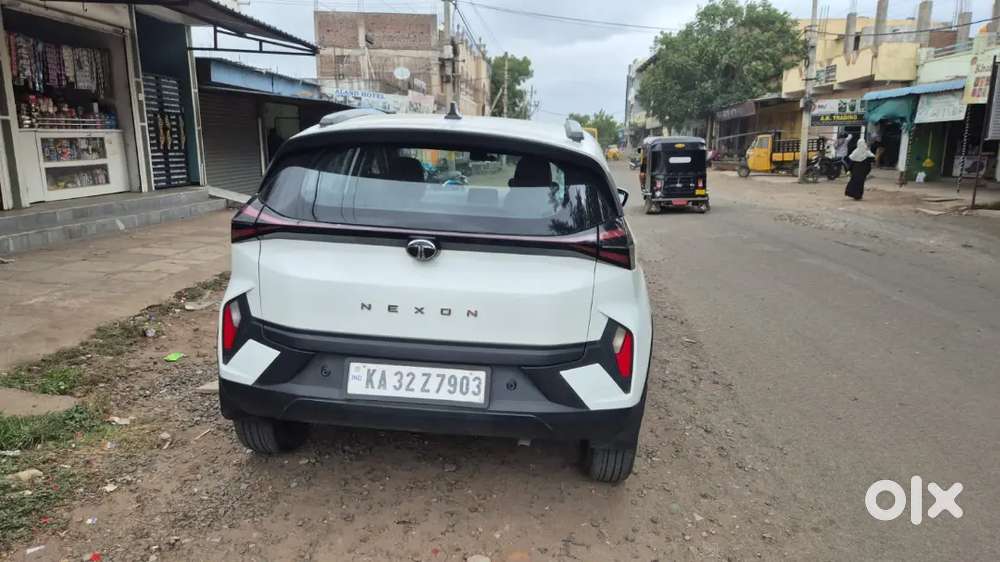 Tata Nexon Pure Diesel 2024