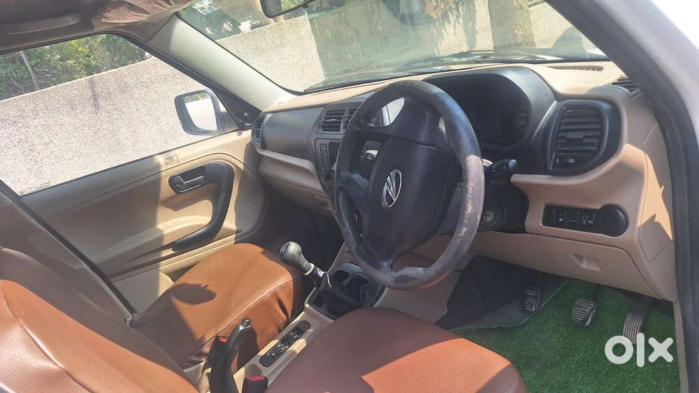 Mahindra Tuv 300 T6 Plus, 2016, Diesel