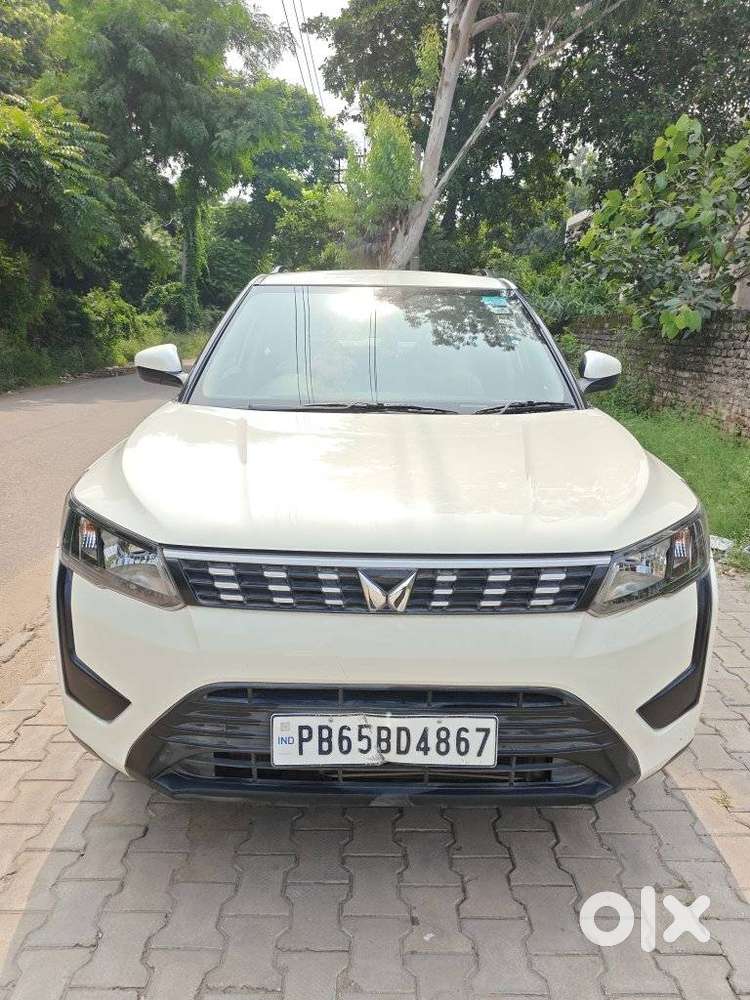Mahindra Xuv300 1.2 W6 Amt Petrol, 2023, Petrol