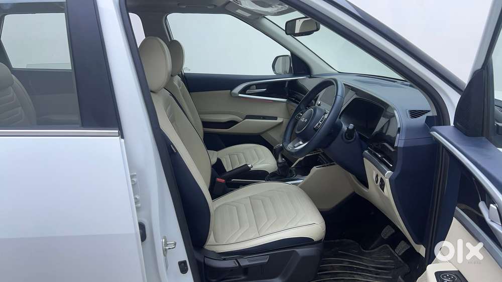 Kia Carens 1.4 Luxury Plus 6 Str, 2022, Petrol