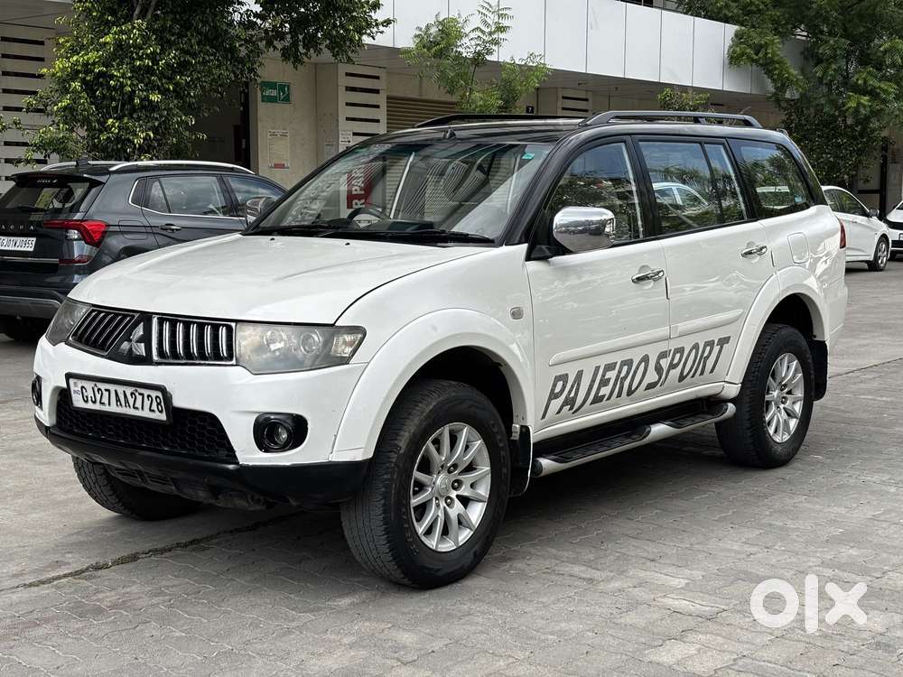 Mitsubishi Pajero Sport 4x4 Dual Tone, 2013, Diesel