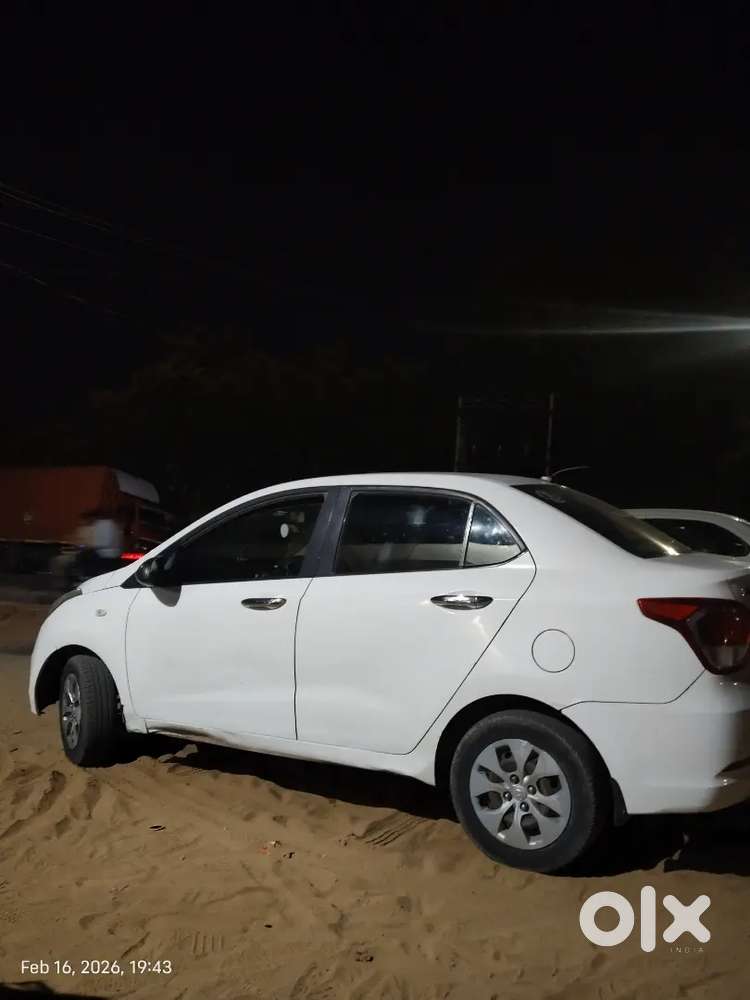 Hyundai Xcent 2016 Diesel Well Maintained