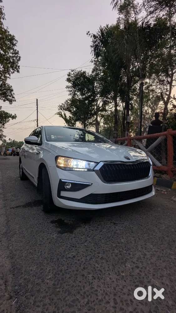 Skoda Slavia 2022 Petrol Well Maintained. 27000km Drievn
