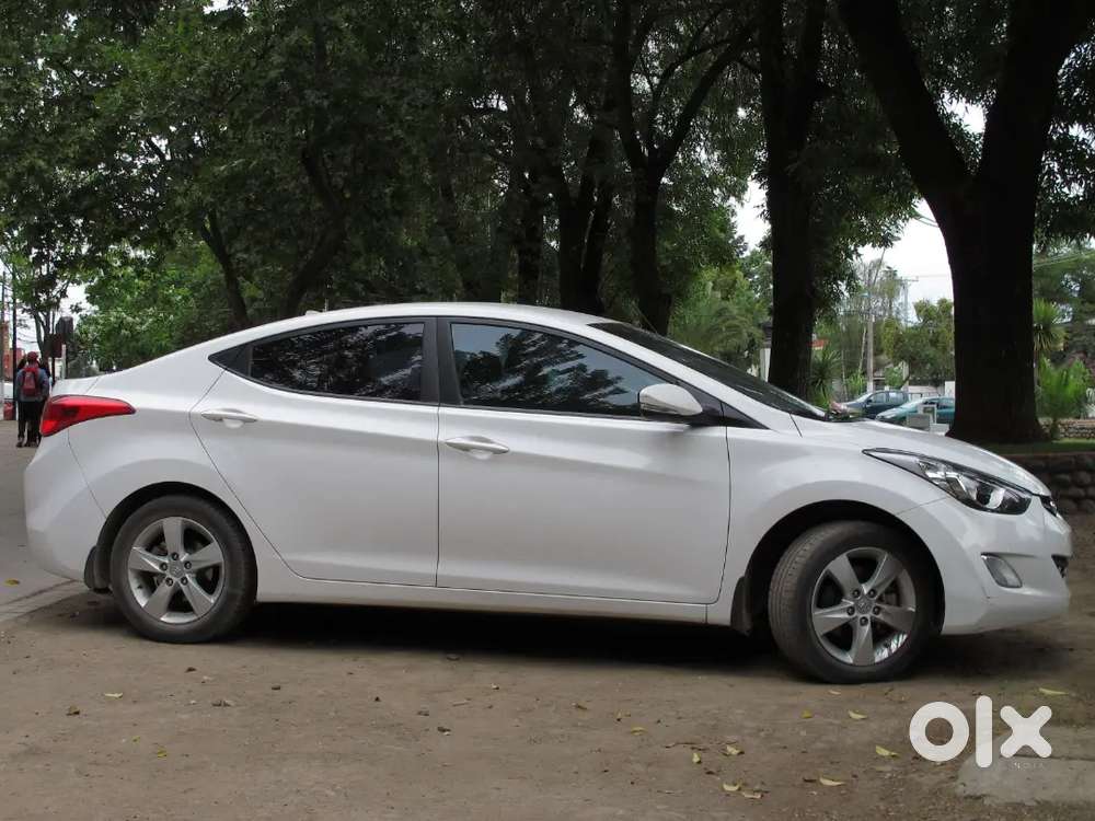 Hyundai Elantra 2014 Diesel 100000 Km Driven
