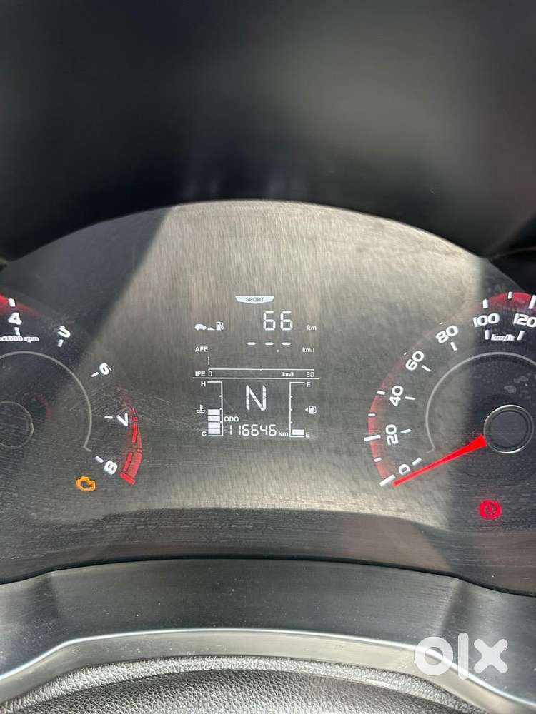 Mahindra Xuv300 2021 Petrol Well Maintained