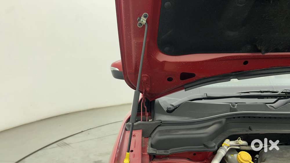 Mahindra Xuv300 1.2 W8 (o) Amt Petrol, 2022, Petrol