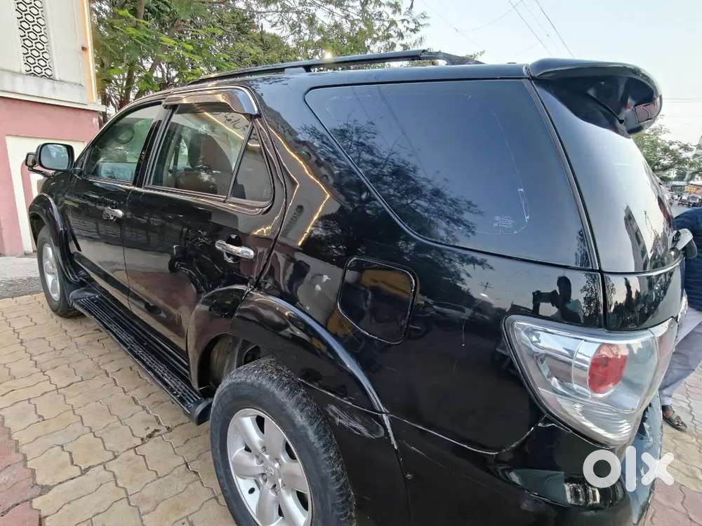 Toyota Fortuner 2010 Diesel 186000 Km Driven