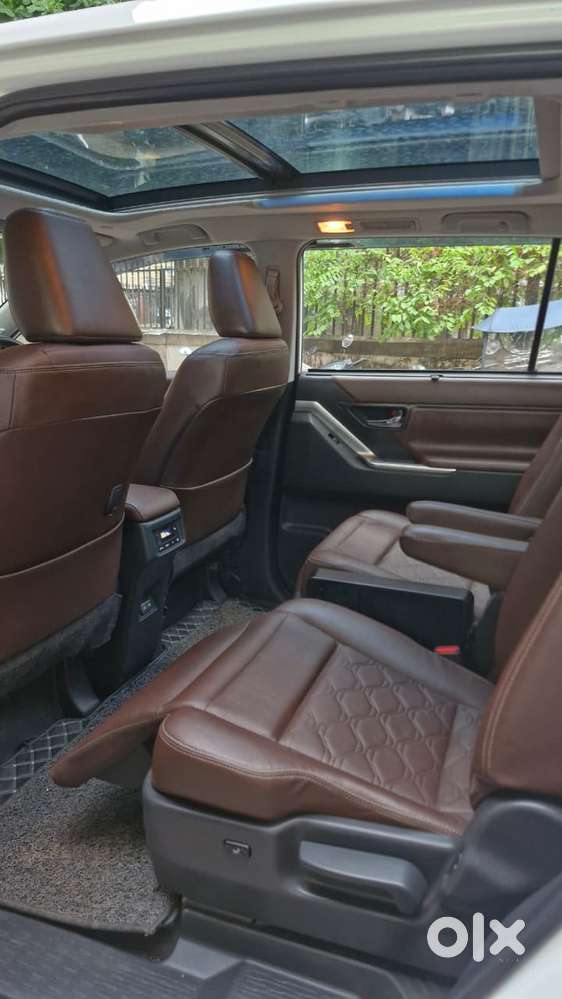 Toyota Innova Hycross 2.0 Zx Hybrid 7 Str, 2023, Petrol