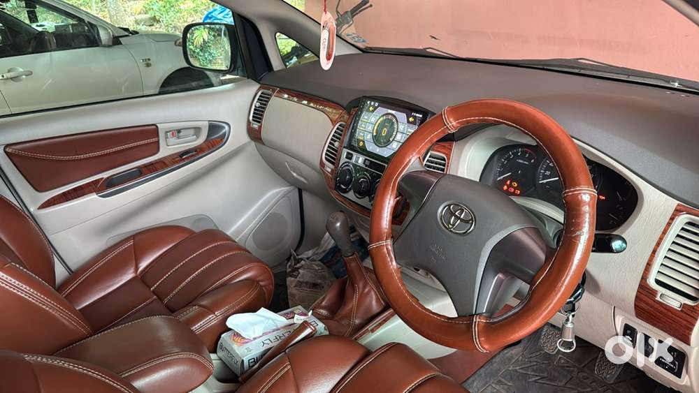 Toyota Innova 2014 Diesel Manual-original Kerala Vehicle