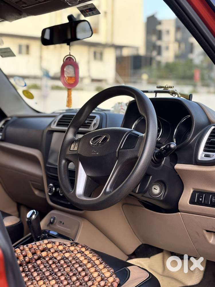 Mahindra Tuv 300 T8 Amt (automatic), 2017, Diesel