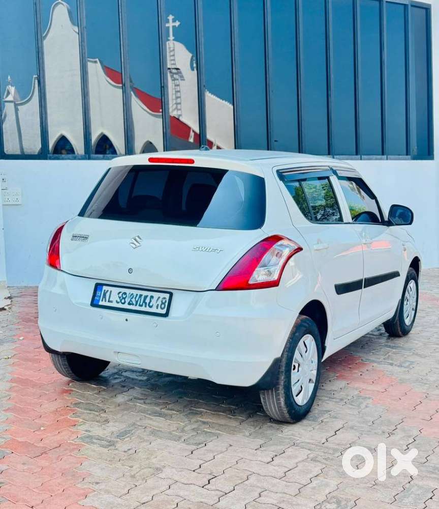 Maruti Suzuki Swift Lxi Optional-o, 2017, Petrol