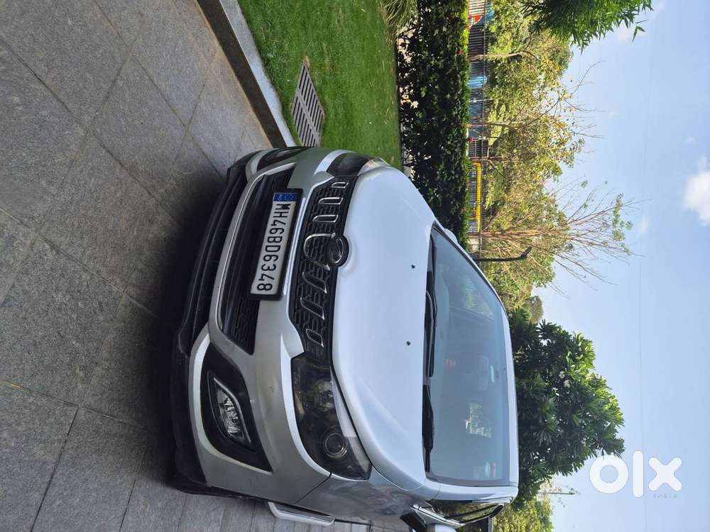 Selling Silver 8 Seater Mahindra Marazzo M8