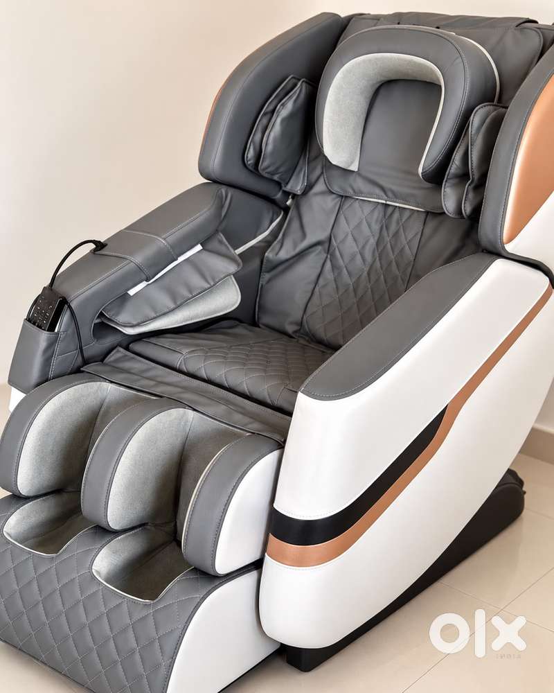 AUX WJHR42 Full Body Massage Chair &ndash; Premium Grey & White
