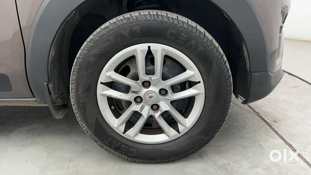 Renault Triber Rxt Easy-r Amt, 2023, Petrol