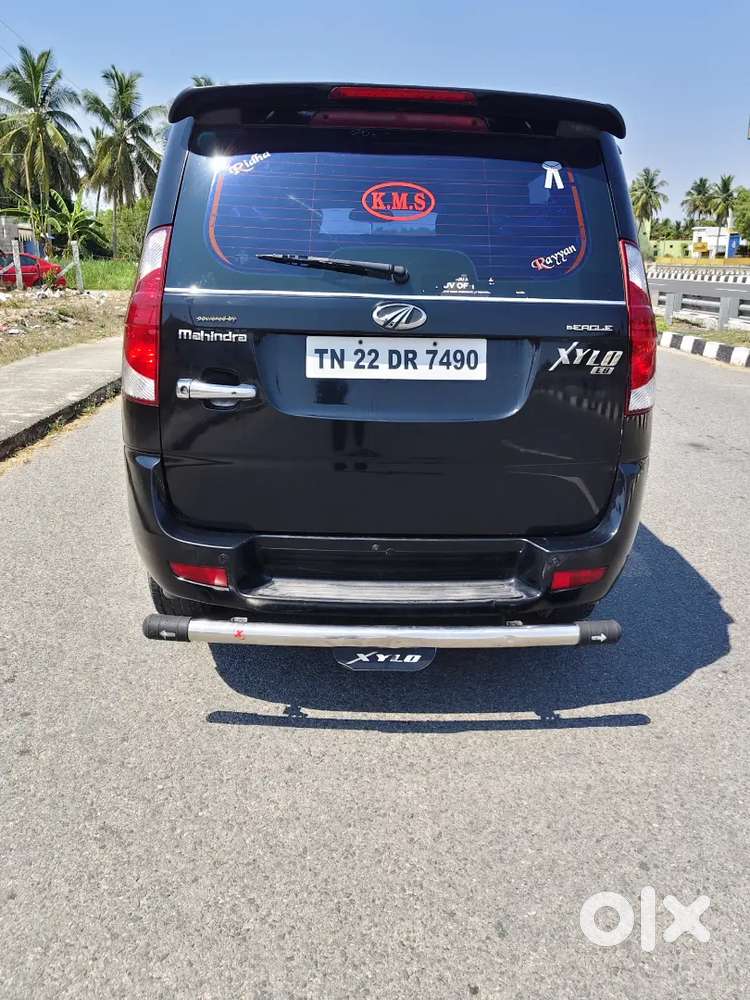 Mahindra Xylo 2011
