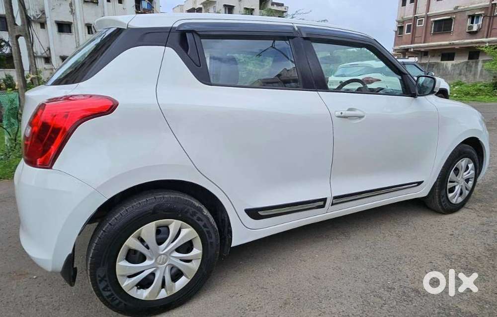 Maruti Suzuki Swift Vxi + Manual, 2018, Petrol