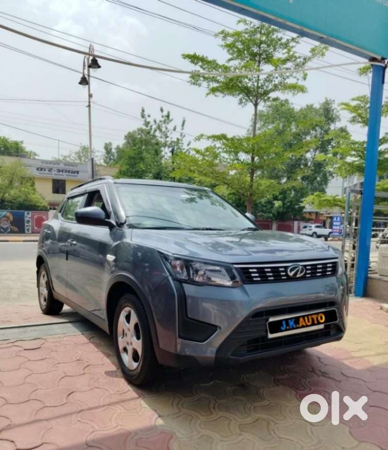 Mahindra Xuv300 W8, 2022, Petrol