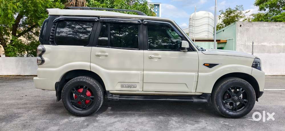 Mahindra Scorpio S10, 2015, Diesel
