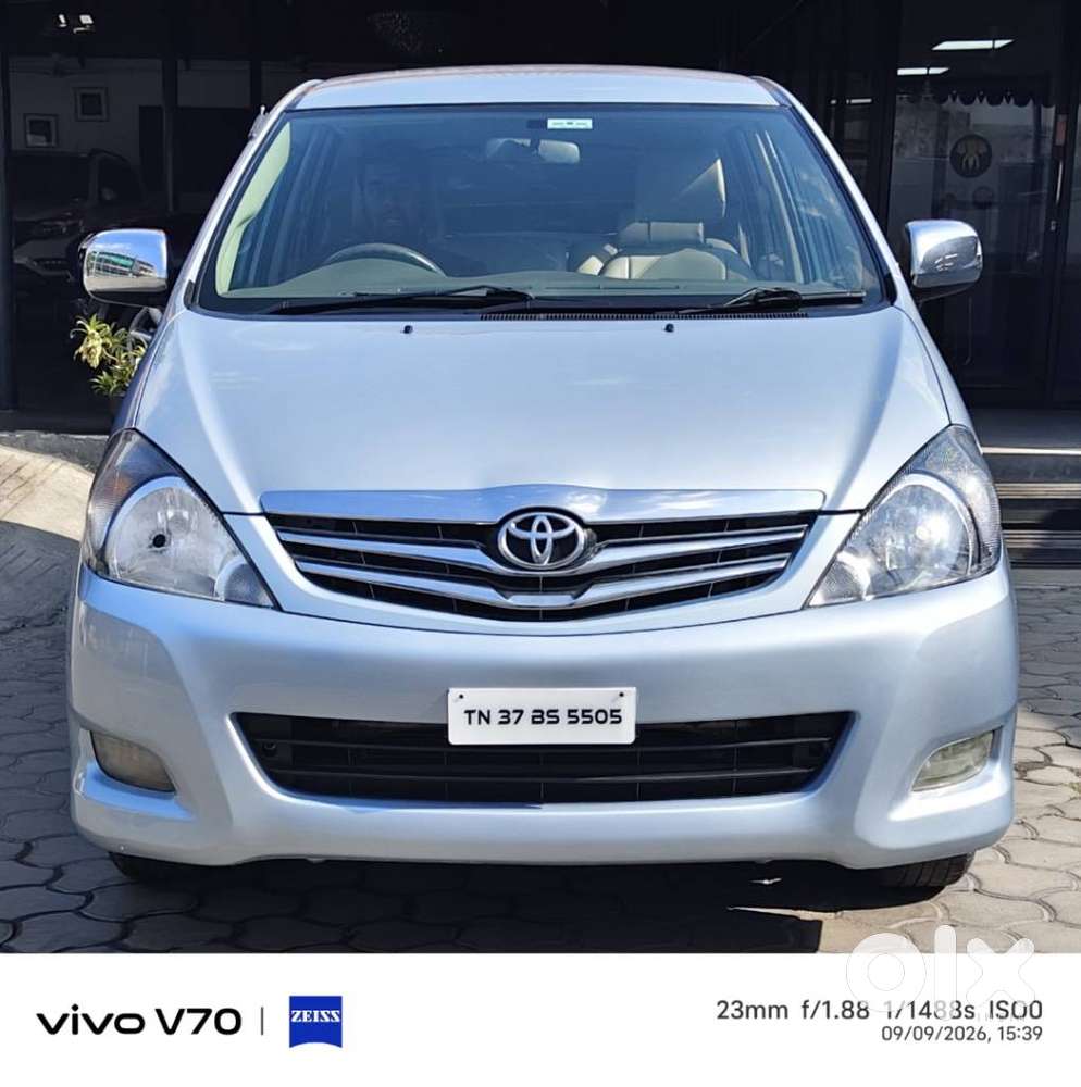 Toyota Innova 2.5 V Diesel 8-seater, 2011, Diesel