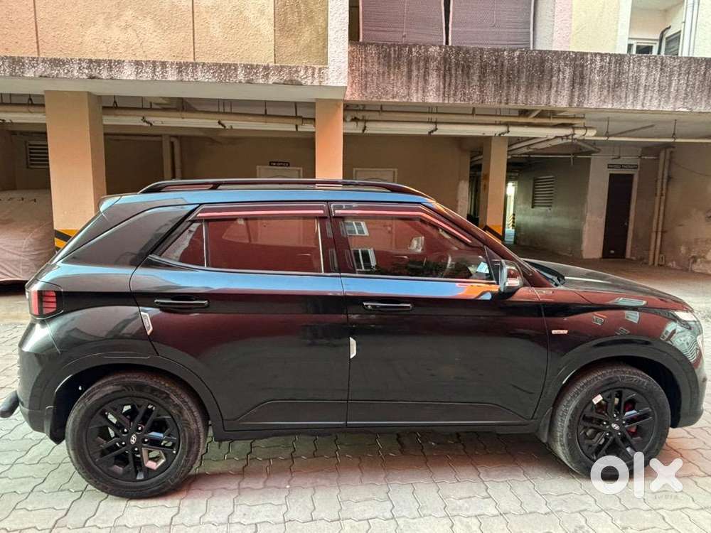 Hyundai New Venue 2024 Petrol Well Maintained