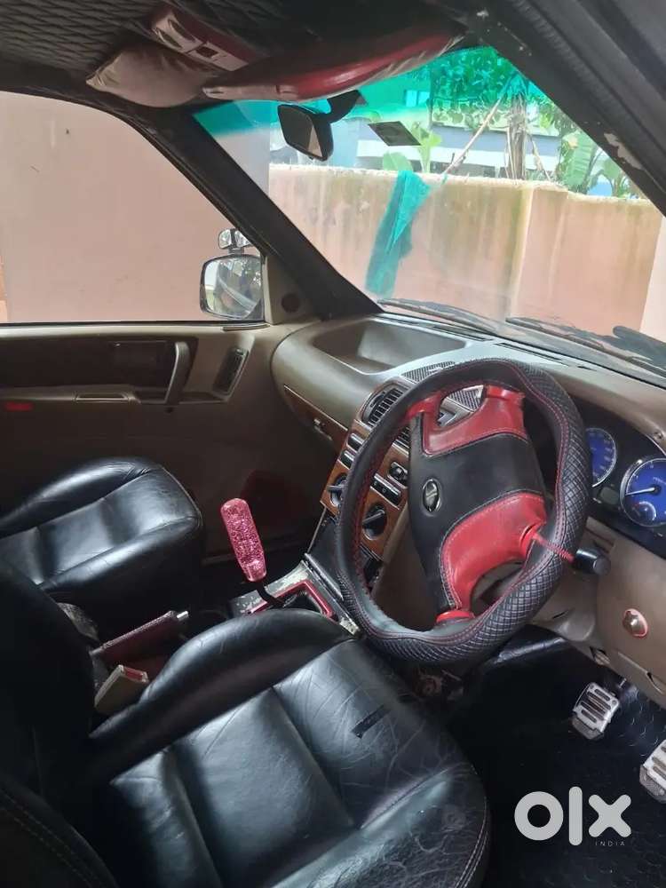 Tata Safari 2012
