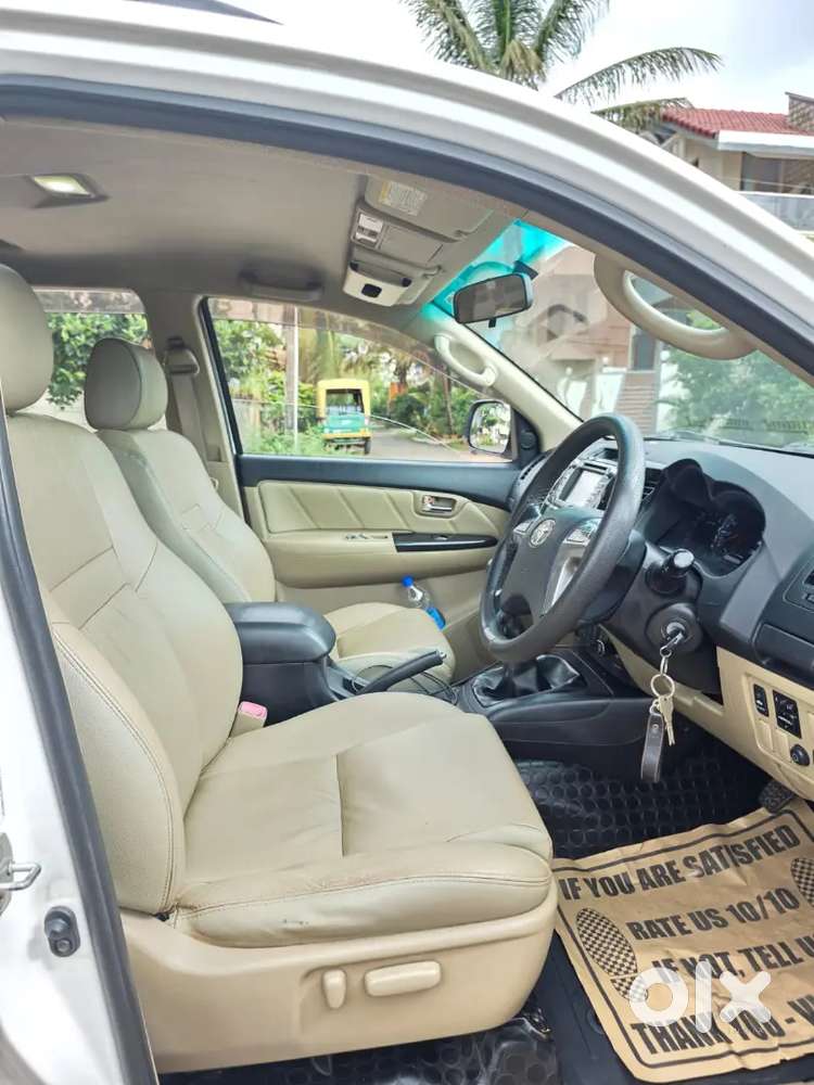 Toyota Fortuner 4x2 (mt) 2015 – Showroom Maintained  White Colour
