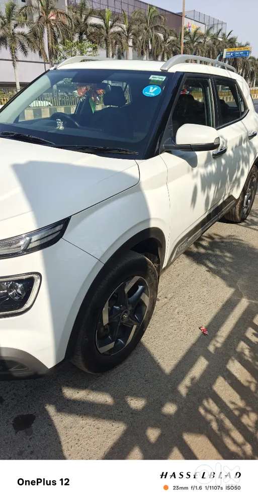 Hyundai Venue Petrol ( Turbo) 62000 Driven