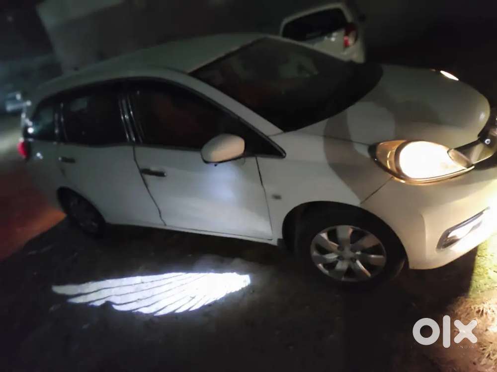 Honda Mobilio Petrol Manual  7 Seater  2015