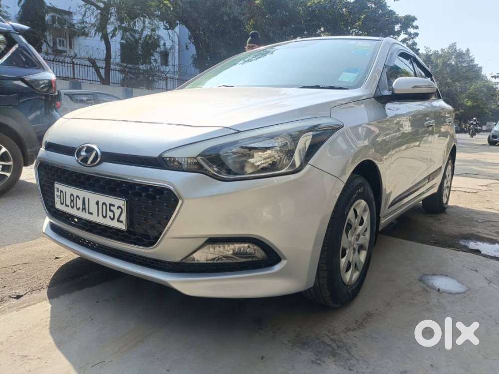 Hyundai I20 Sportz 1.2 Ivt Dual Tone, 2015, Cng & Hybrids
