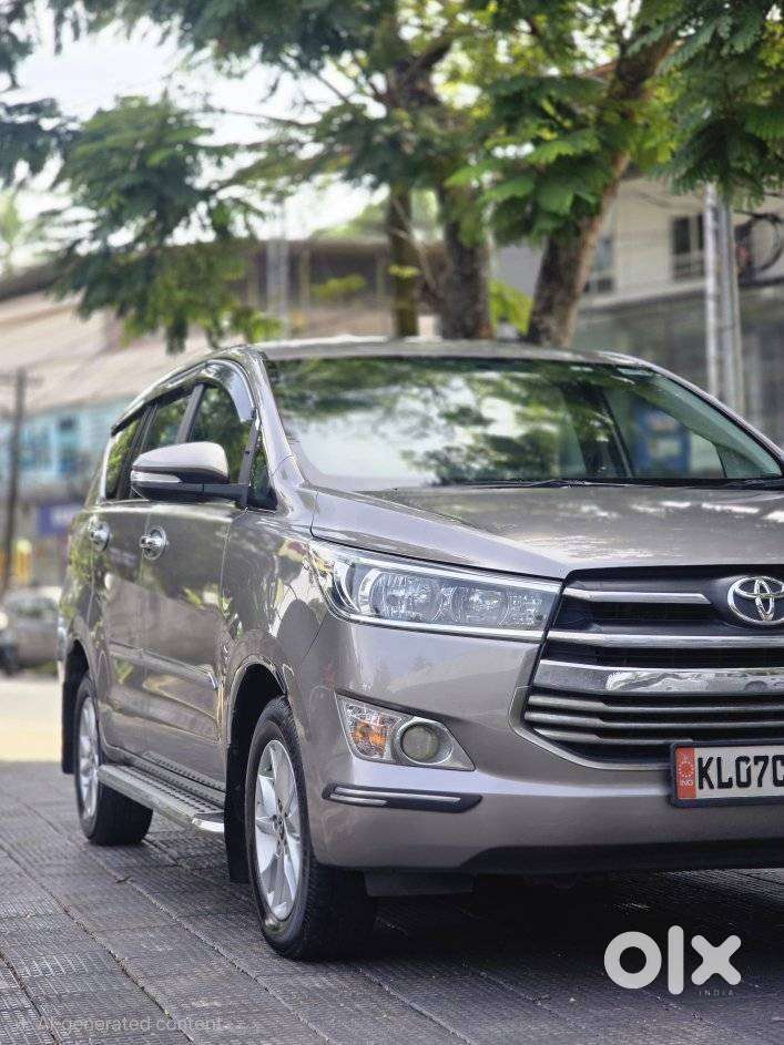 Toyota Innova Crysta 2.4 G Mt 7 Str, 2016, Diesel