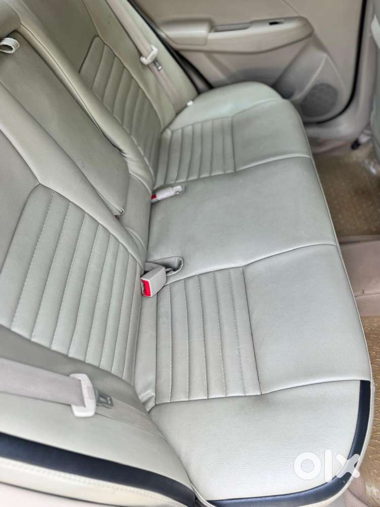 Maruti Suzuki Swift Dzire Amt Zdi, 2017, Diesel