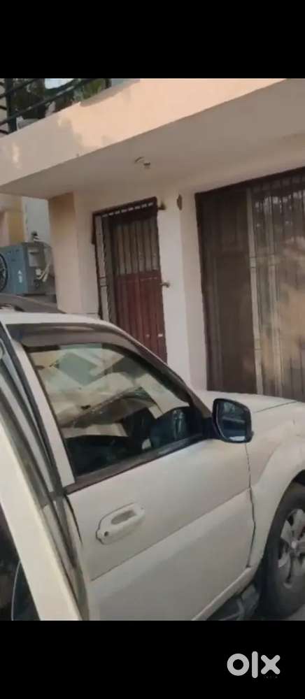 Tata Safari Storme 2014