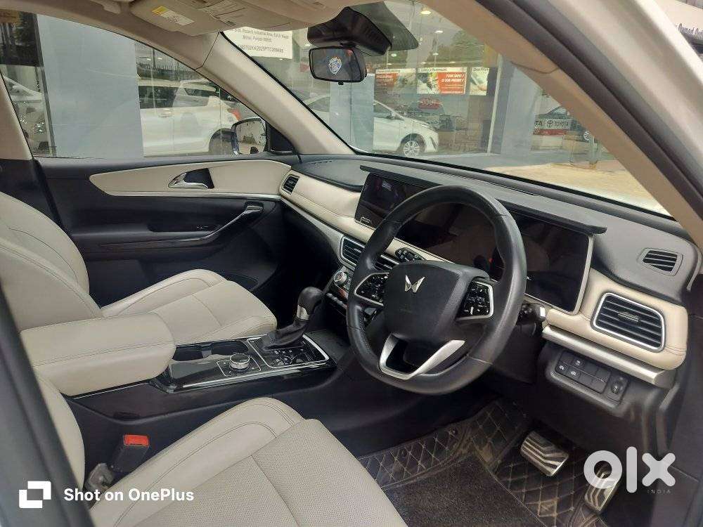 Mahindra Xuv700 2.2 Ax 7 Diesel At Luxury Pack Str, 2023, Petrol