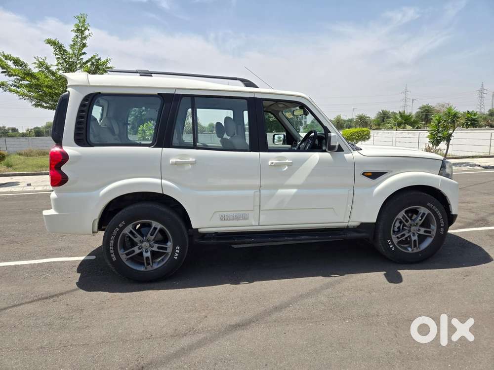 Mahindra Scorpio S10, 2017, Diesel