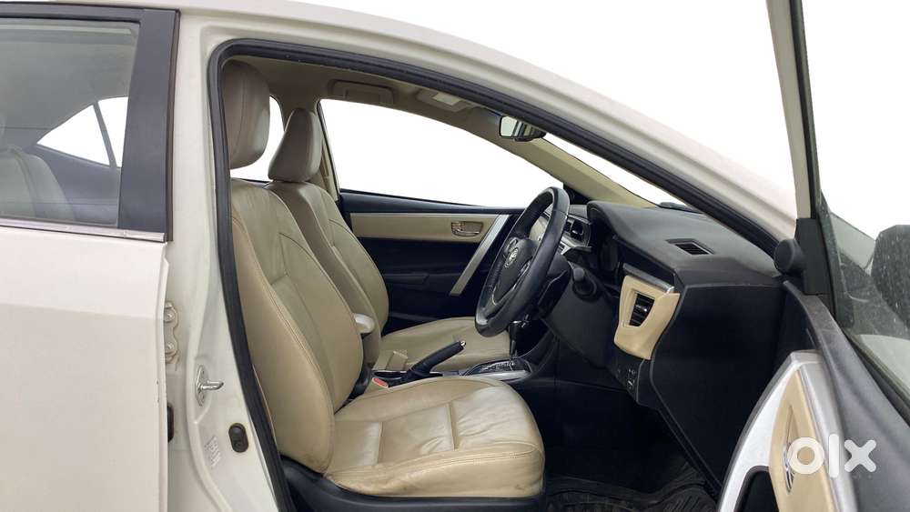 Toyota Corolla Altis 2013-2017 Vl At, 2016, Petrol