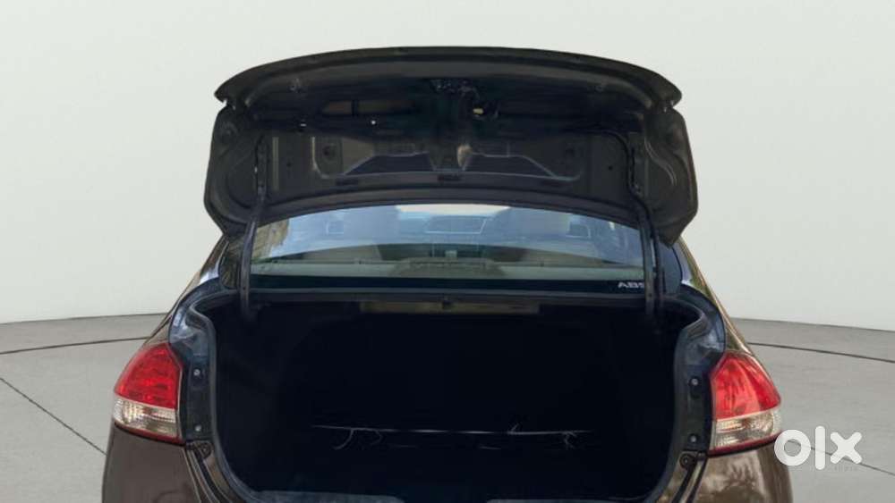 Maruti Suzuki Ciaz Zdi Shvs, 2015, Diesel