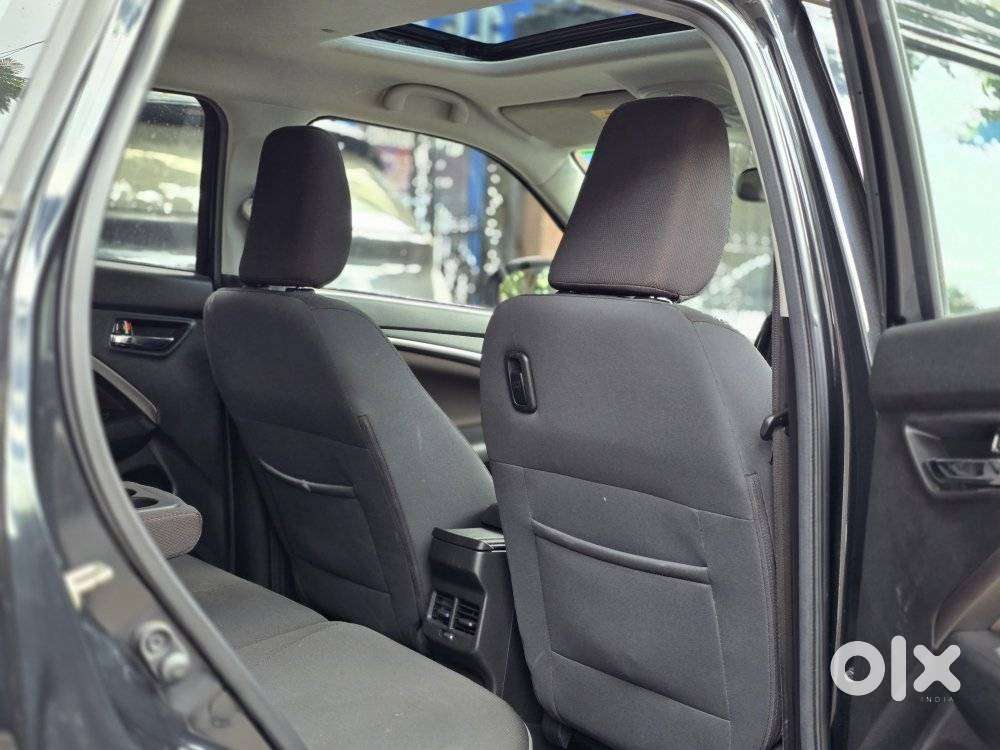 Maruti Suzuki Brezza 1.5 Zxi Smart Hybrid, 2024, Petrol